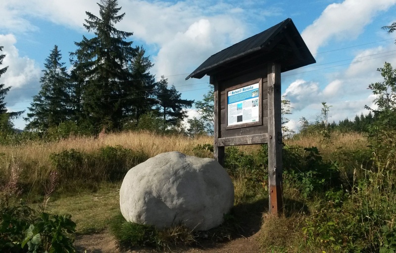 Plik:Morávka (pomnik).jpg