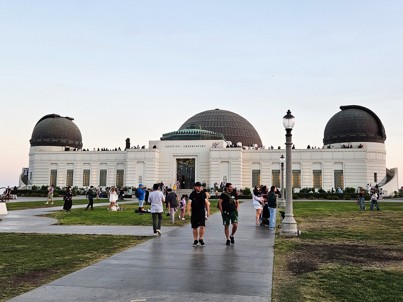 Plik:Griffith Observatory (Los Angeles)-2.jpg