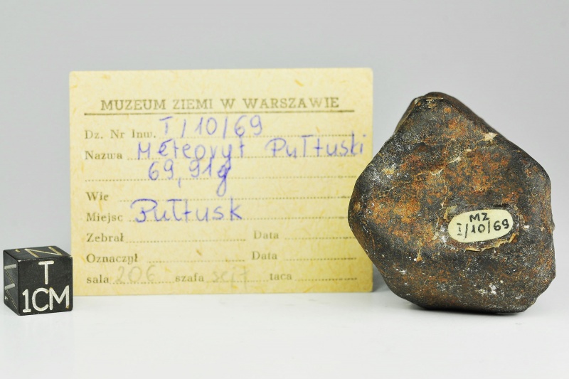 Plik:Pultusk (69g, Tomasz Jakubowski Meteorites Collection).jpg