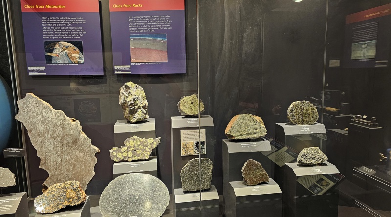 Plik:Washington NMNH (rocks).jpg